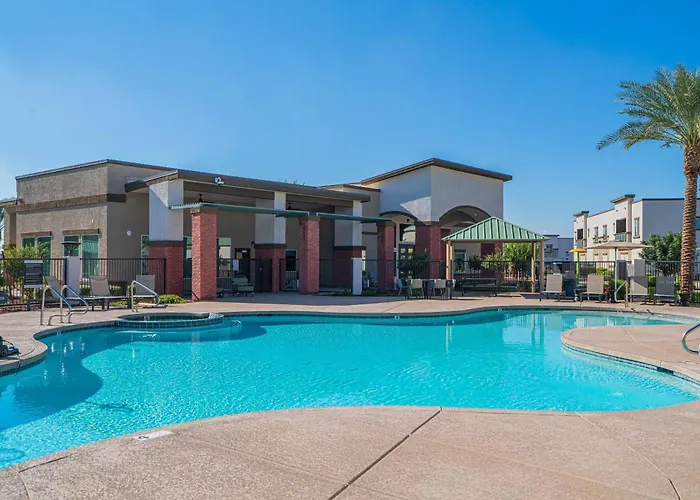 Westgate Near Stadium Balcony Pool Parking Gym Wd Apartment *