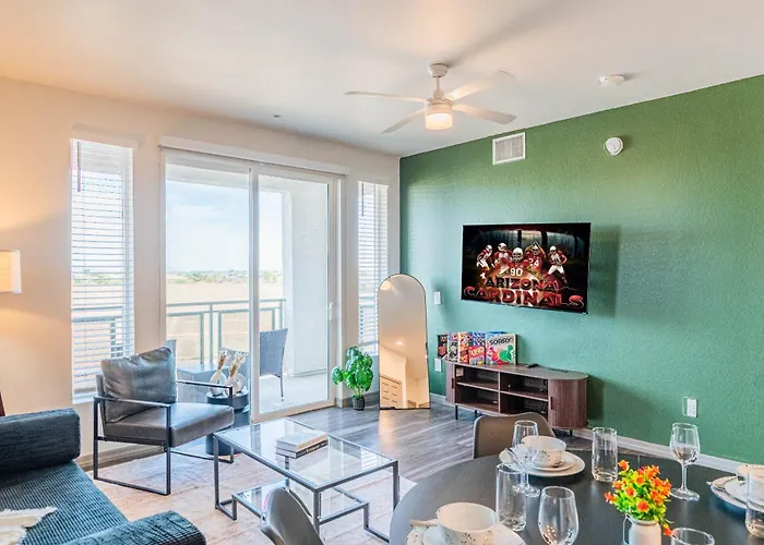 Westgate Near Stadium Balcony Pool Parking Gym Wd Apartment Glendale
