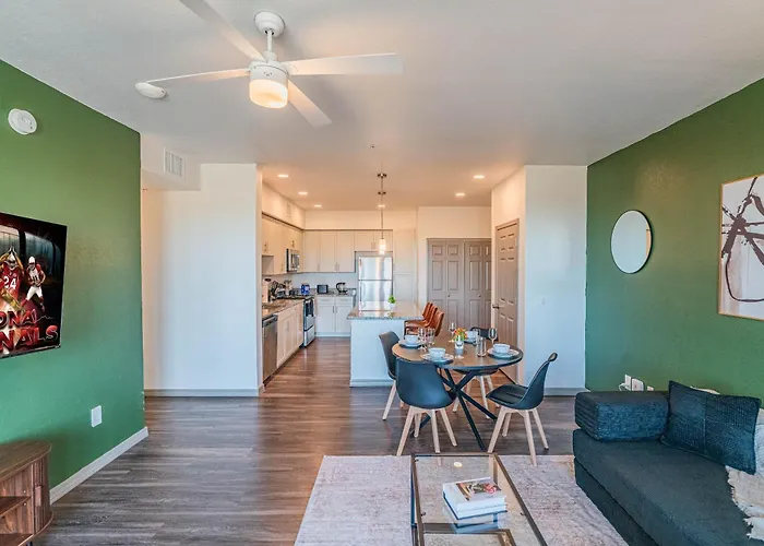 Westgate Near Stadium Balcony Pool Parking Gym Wd Apartment *