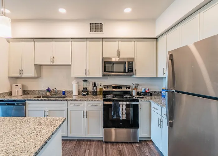 Apartment Westgate Near Stadium Balcony Pool Parking Gym Wd