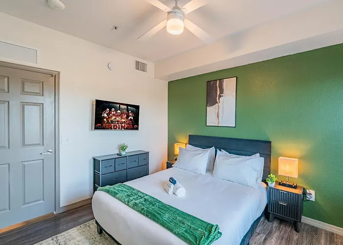 Apartment Westgate Near Stadium Balcony Pool Parking Gym Wd