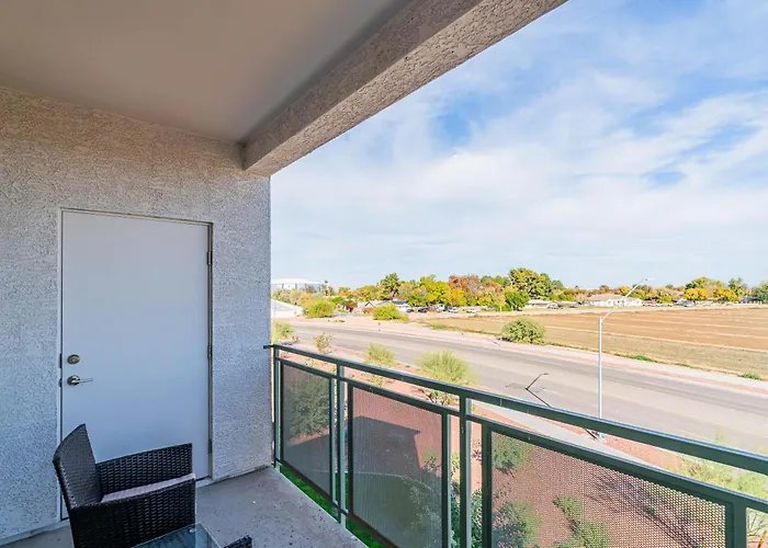 Apartment Westgate Near Stadium Balcony Pool Parking Gym Wd Glendale